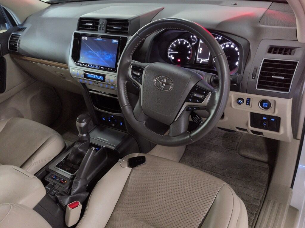 2021 TOYOTA LAND CRUISER PRADO TX L PACKAGE photo 3