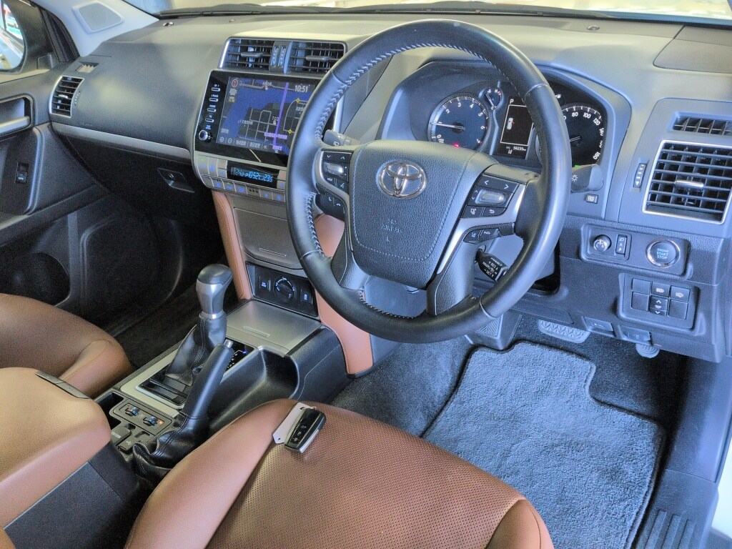 2021 TOYOTA LAND CRUISER PRADO TX L PACKAGE 70TH ANNIVERSARY LIMITED photo 3