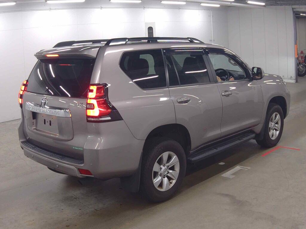2021 TOYOTA LAND CRUISER PRADO TX photo 5