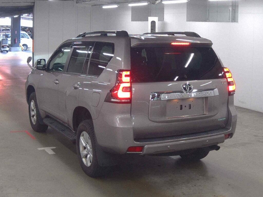 2021 TOYOTA LAND CRUISER PRADO TX photo 2
