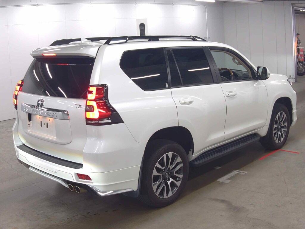 2023 TOYOTA LAND CRUISER PRADO TX L PACKAGE photo 5