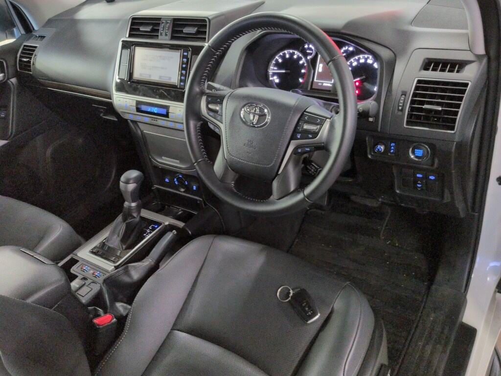 2022 TOYOTA LAND CRUISER PRADO TX L PACKAGE photo 3