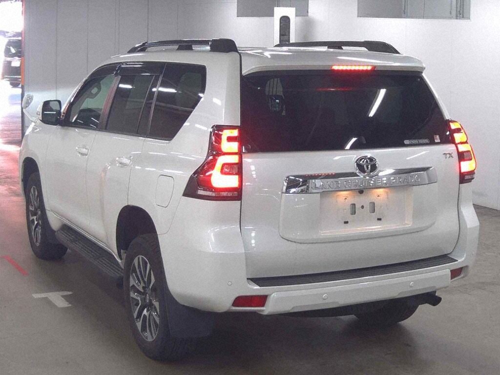2022 TOYOTA LAND CRUISER PRADO TX L PACKAGE photo 2