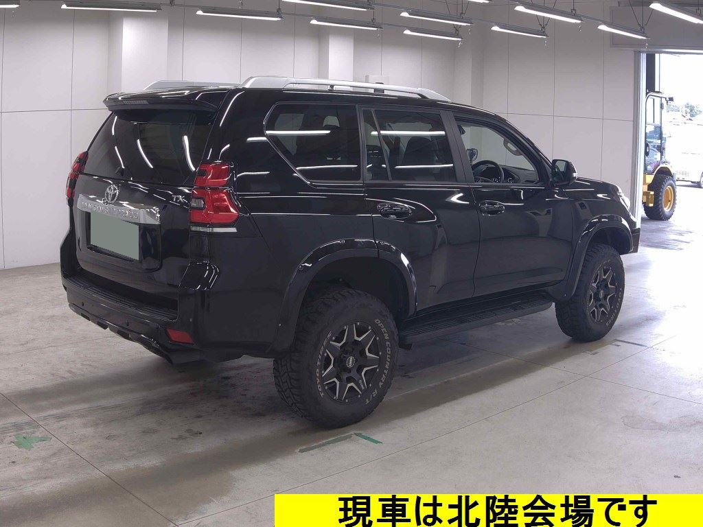2022 TOYOTA LAND CRUISER PRADO TX photo 5