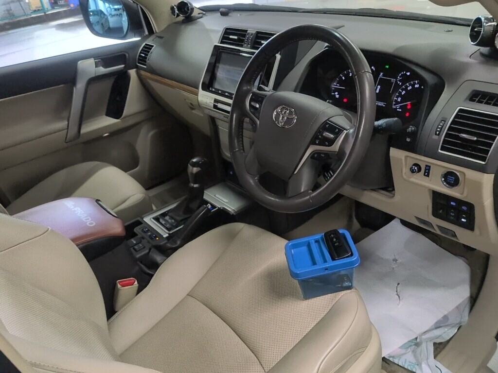 2021 TOYOTA LAND CRUISER PRADO TX L PACKAGE photo 5