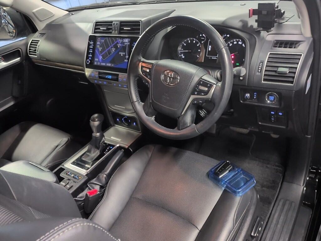 2022 TOYOTA LAND CRUISER PRADO TX L PACKAGE photo 3