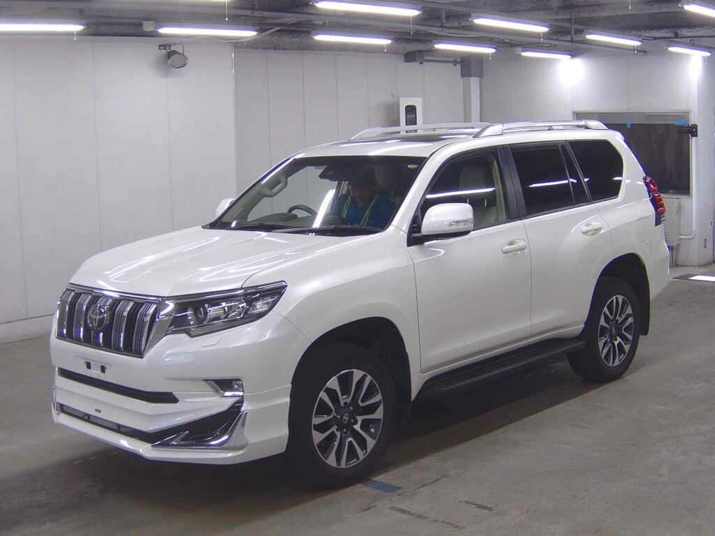 2022 TOYOTA LAND CRUISER PRADO TX L PACKAGE photo 4