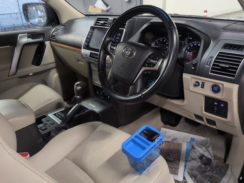 2022 TOYOTA LAND CRUISER PRADO TX L PACKAGE photo 3