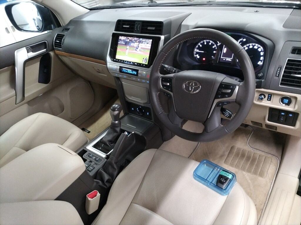 2023 TOYOTA LAND CRUISER PRADO TX L PACKAGE photo 3