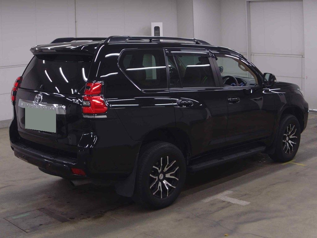 2023 TOYOTA LAND CRUISER PRADO TX L PACKAGE photo 5
