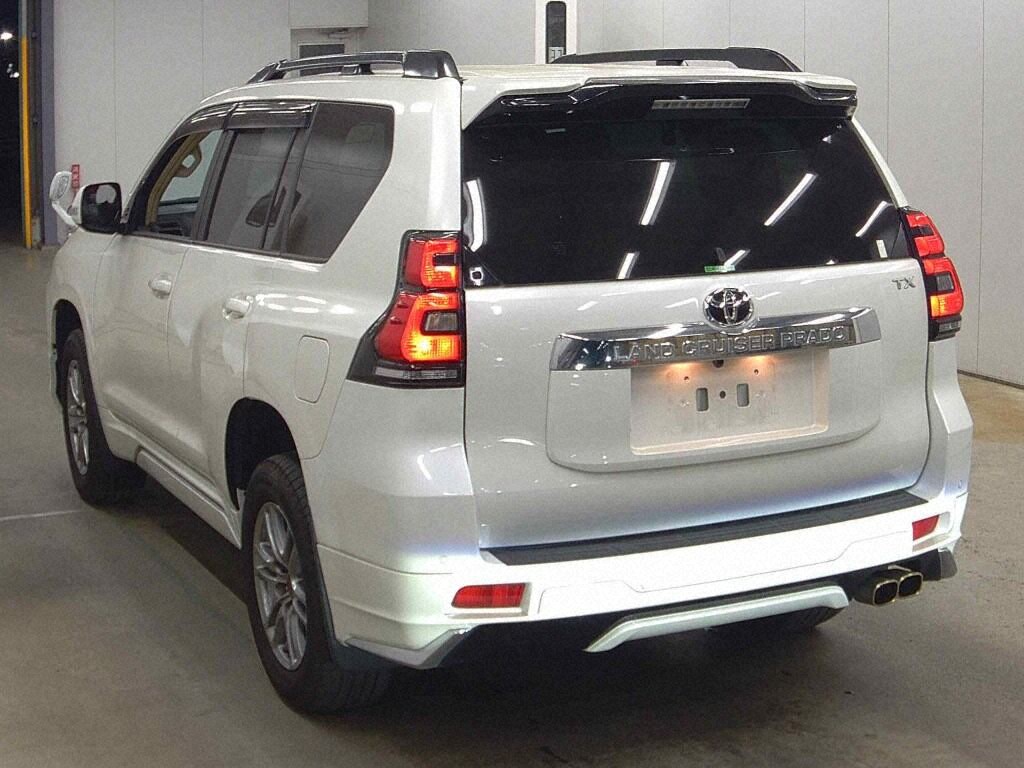 2023 TOYOTA LAND CRUISER PRADO TX L PACKAGE photo 2