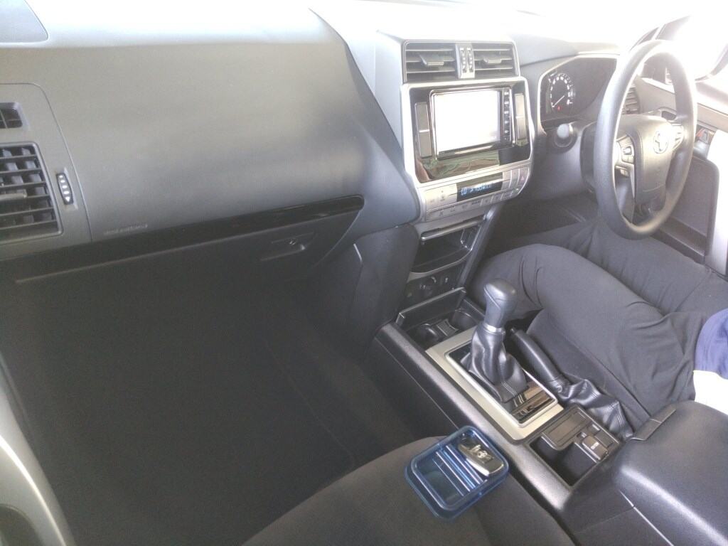 2023 TOYOTA LAND CRUISER PRADO TX photo 3