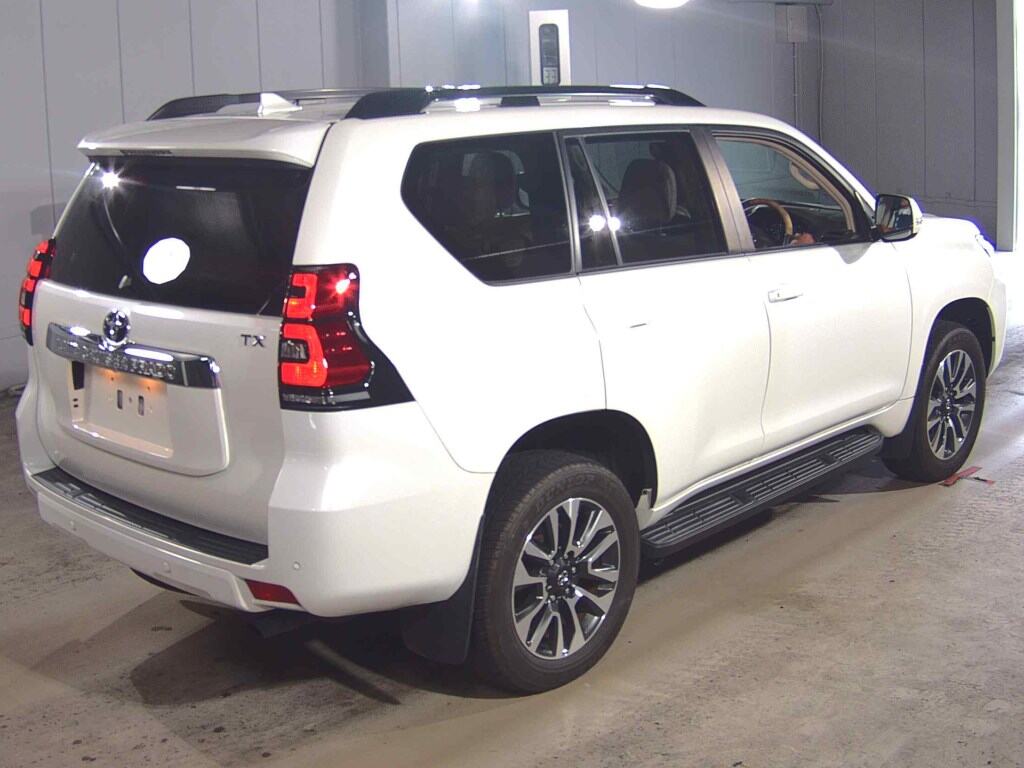 2023 TOYOTA LAND CRUISER PRADO TX L PACKAGE photo 5