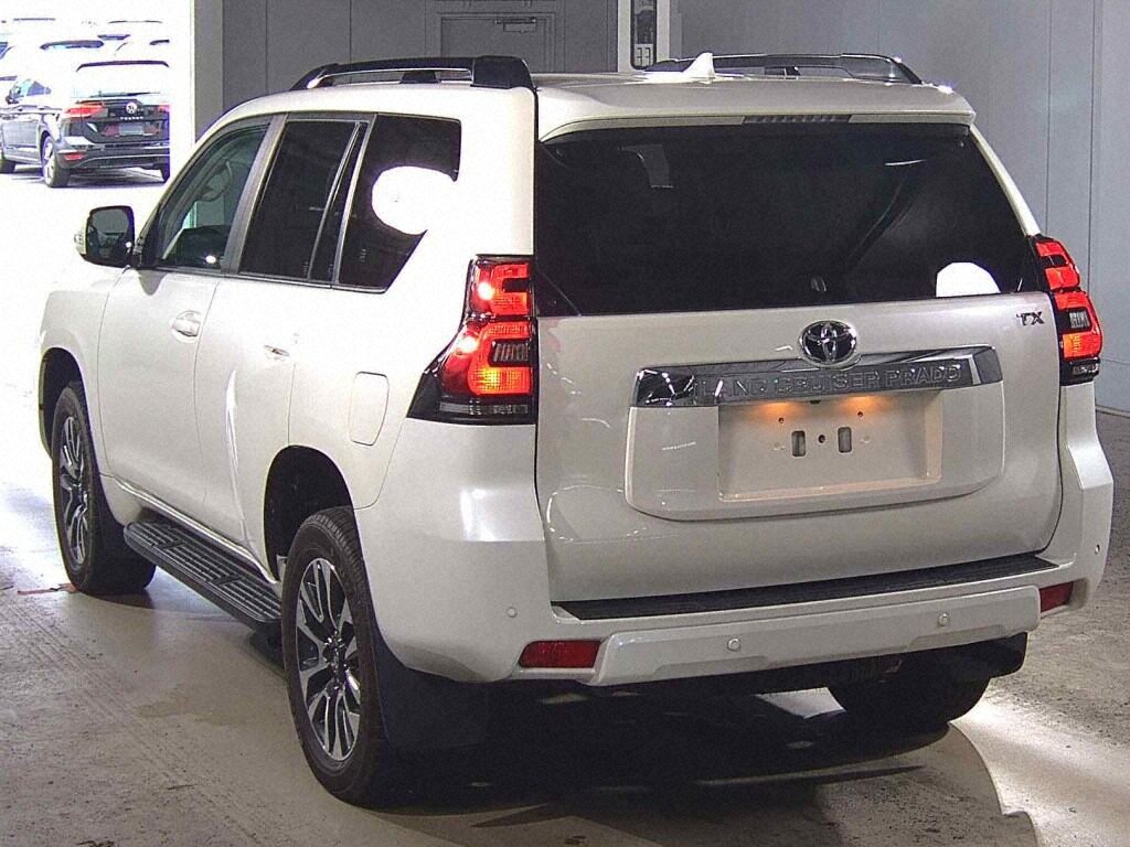 2023 TOYOTA LAND CRUISER PRADO TX L PACKAGE photo 2