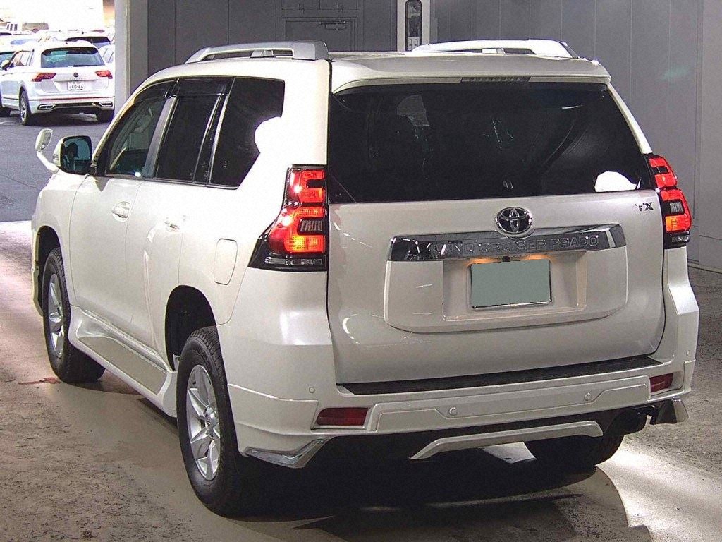 2023 TOYOTA LAND CRUISER PRADO TX L PACKAGE photo 2