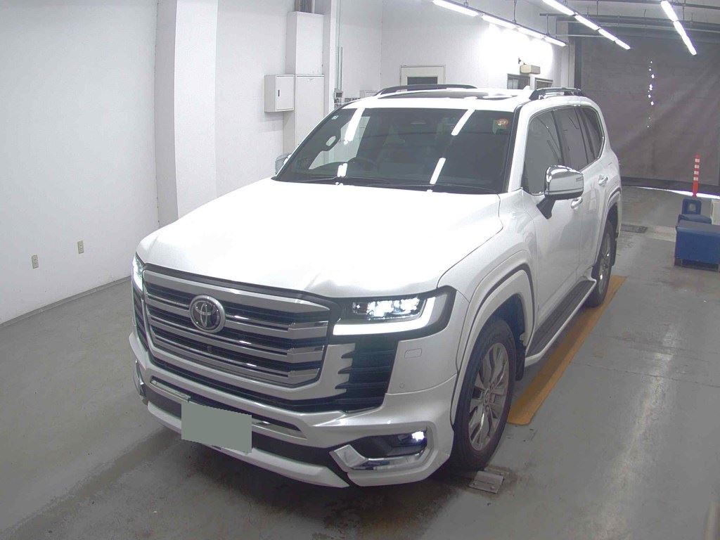 2025 TOYOTA LAND CRUISER ZX photo 4
