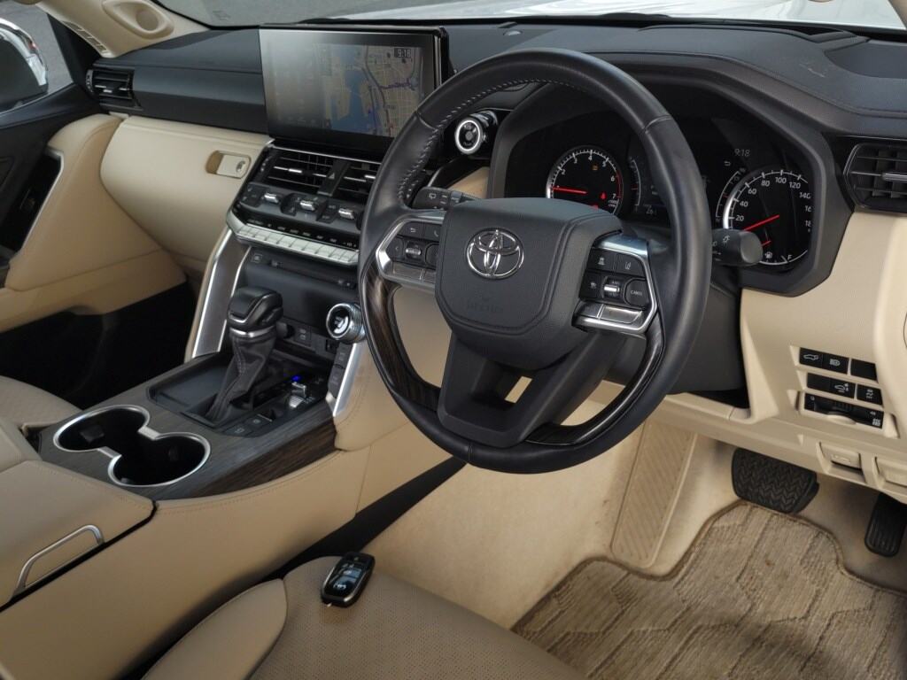 2024 TOYOTA LAND CRUISER ZX photo 3