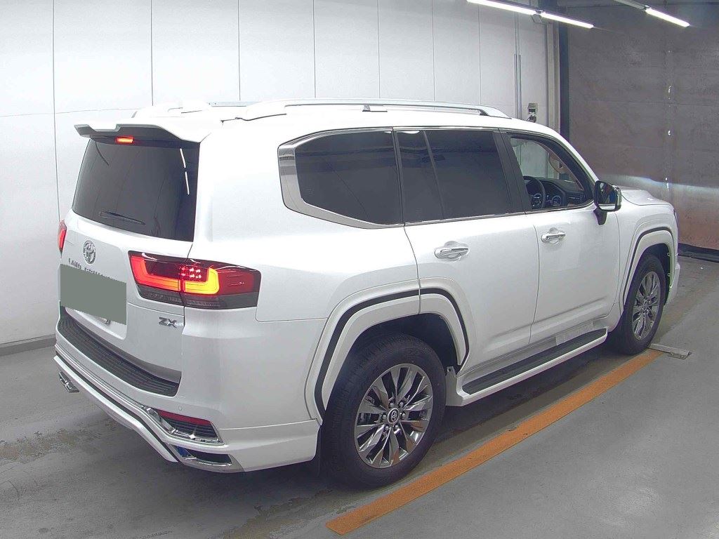 2025 TOYOTA LAND CRUISER ZX photo 5