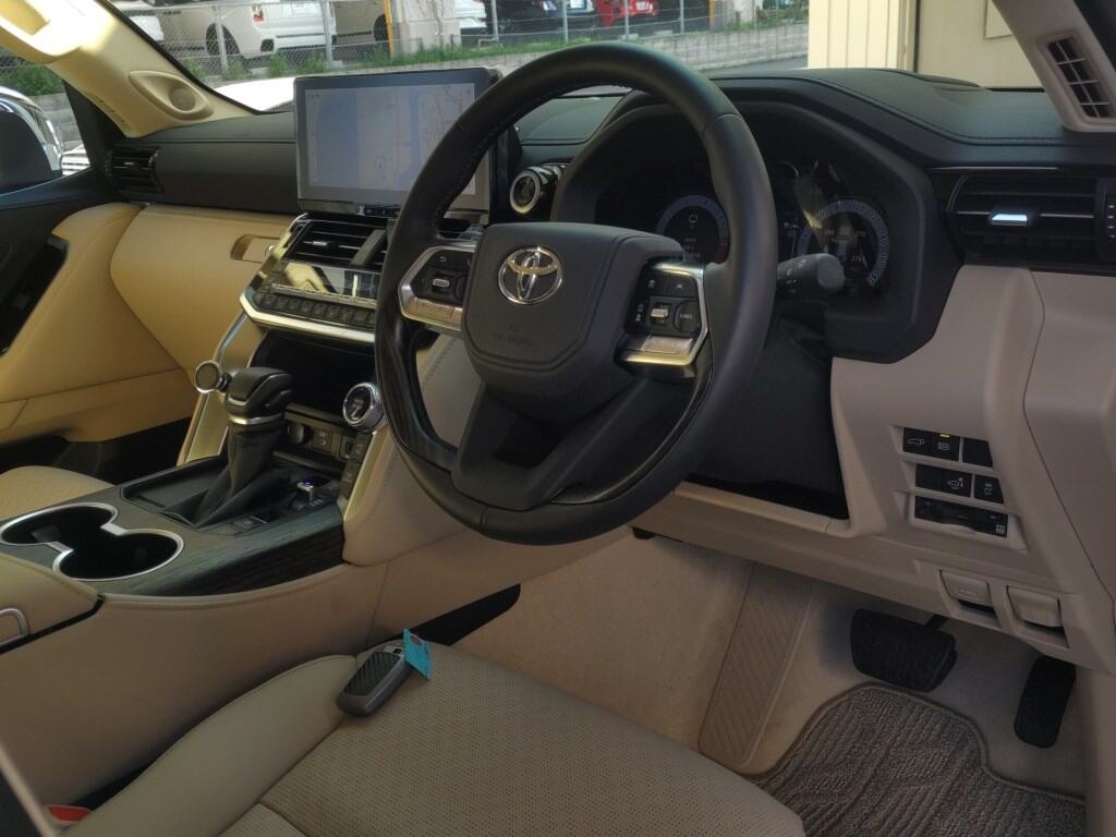 2025 TOYOTA LAND CRUISER ZX photo 3