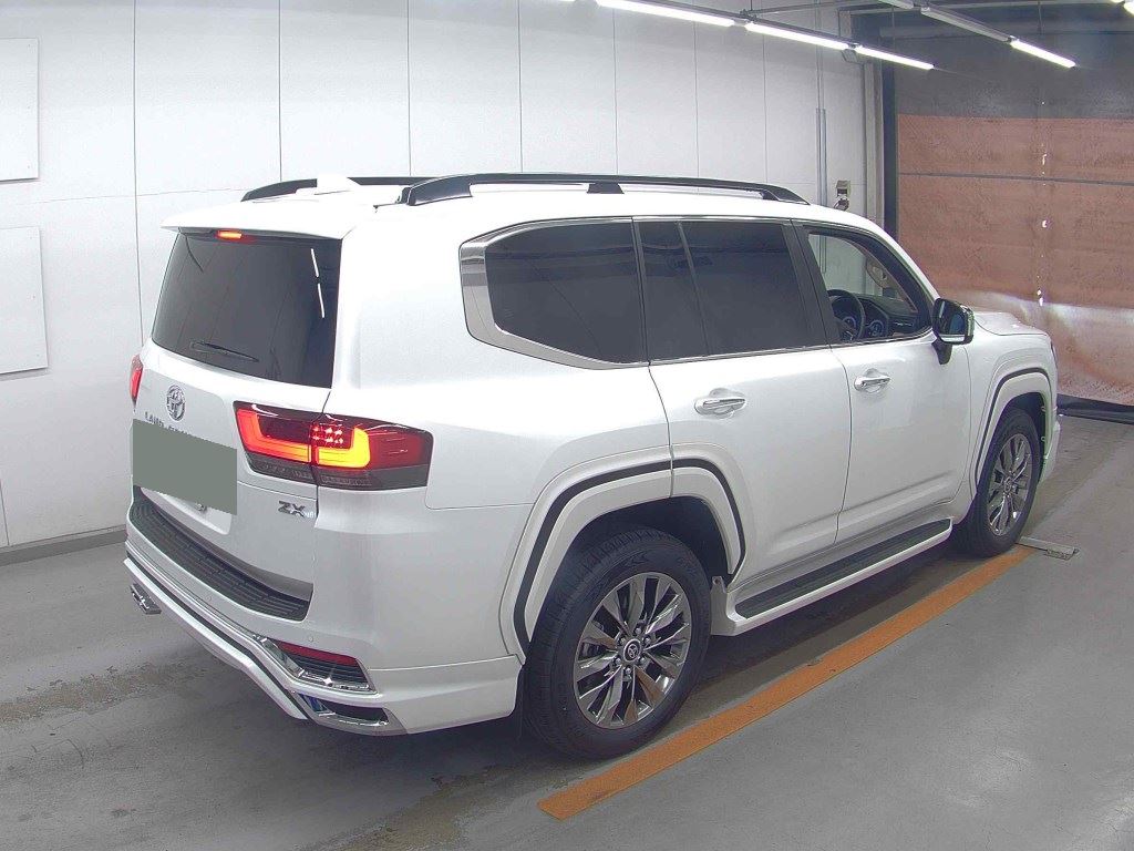 2025 TOYOTA LAND CRUISER ZX photo 5