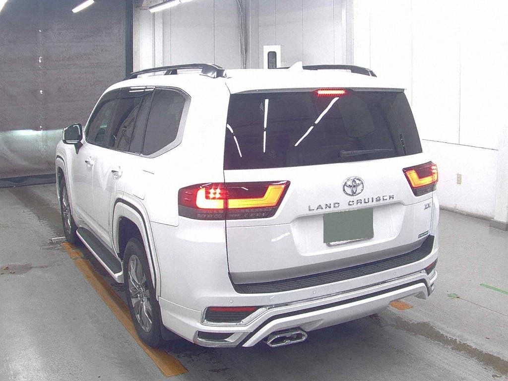 2024 TOYOTA LAND CRUISER ZX photo 2
