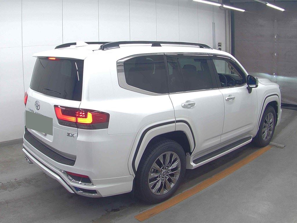 2025 TOYOTA LAND CRUISER ZX photo 5