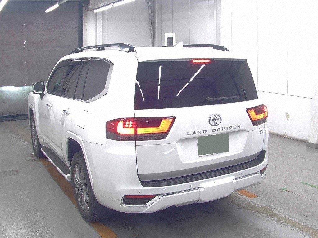 2024 TOYOTA LAND CRUISER ZX photo 2