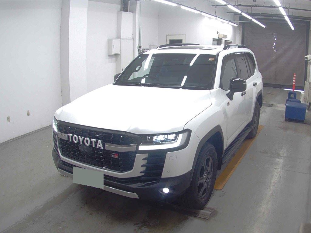 2025 TOYOTA LAND CRUISER GR SPORT photo 4