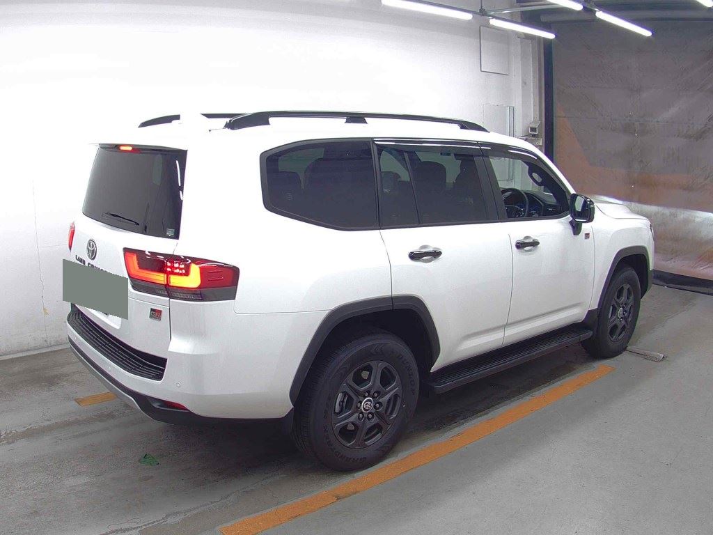 2025 TOYOTA LAND CRUISER GR SPORT photo 5