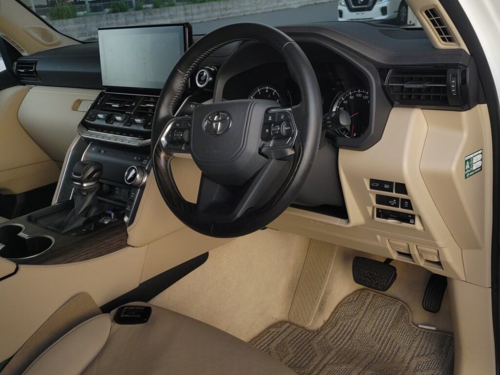 2023 TOYOTA LAND CRUISER ZX photo 3