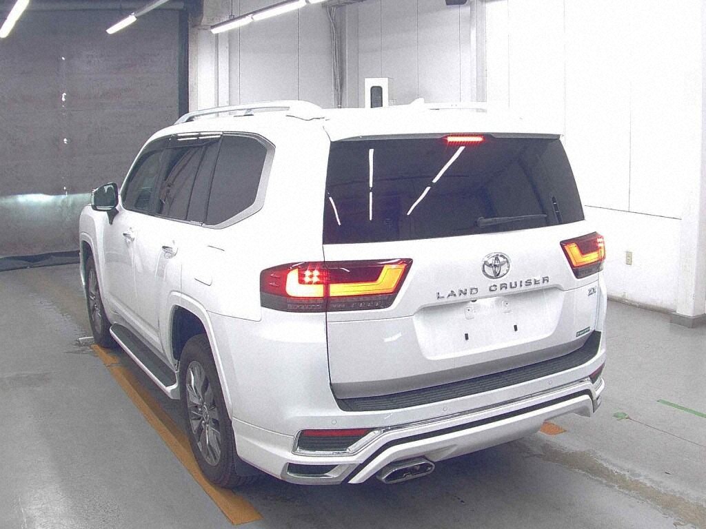 2023 TOYOTA LAND CRUISER ZX photo 2