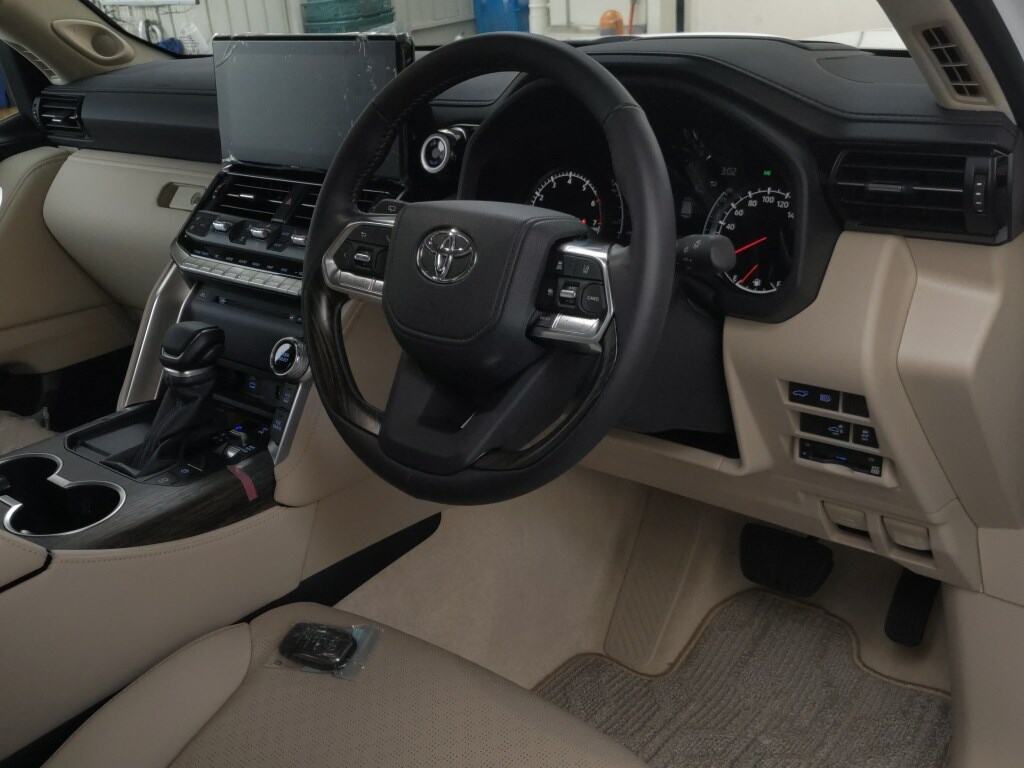 2024 TOYOTA LAND CRUISER ZX photo 3