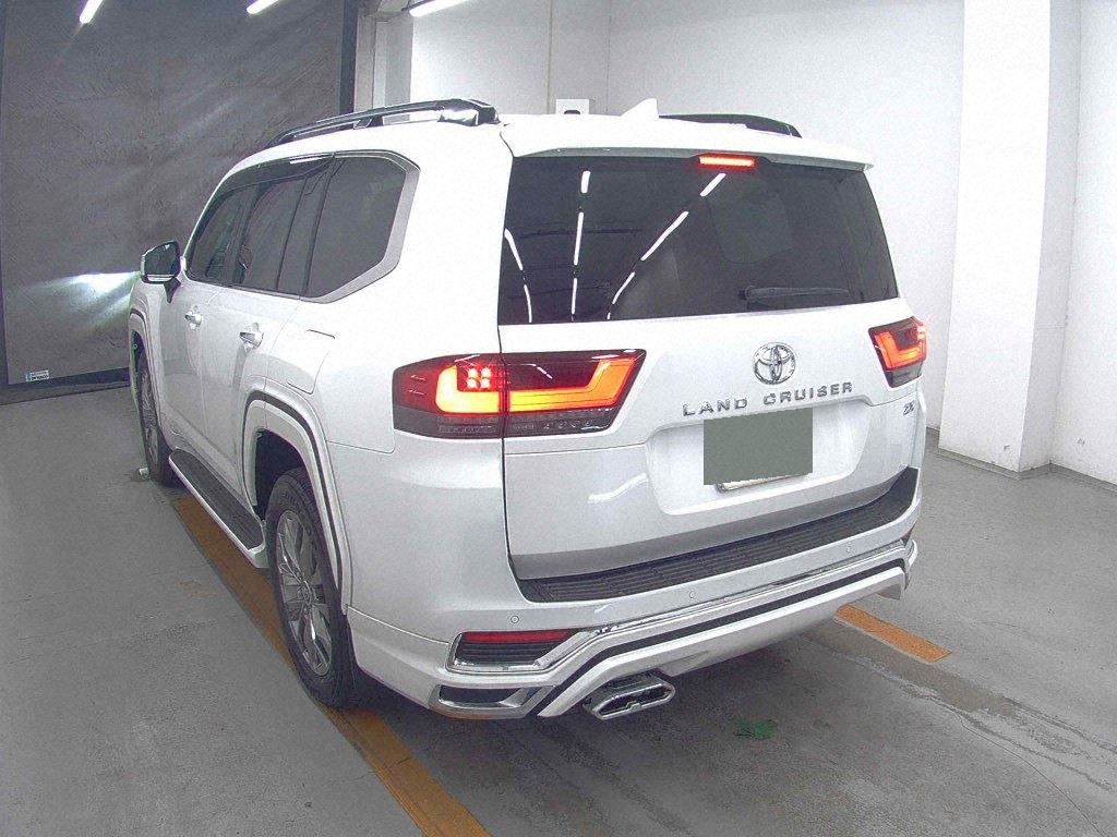2024 TOYOTA LAND CRUISER ZX photo 2