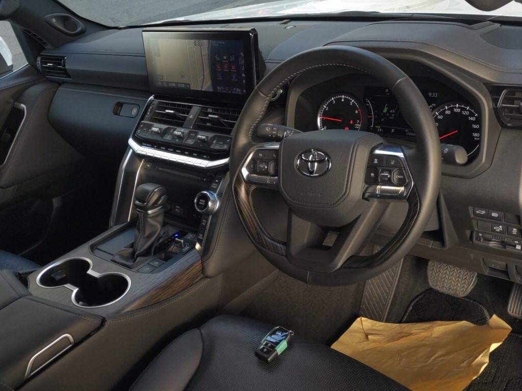 2024 TOYOTA LAND CRUISER ZX photo 3