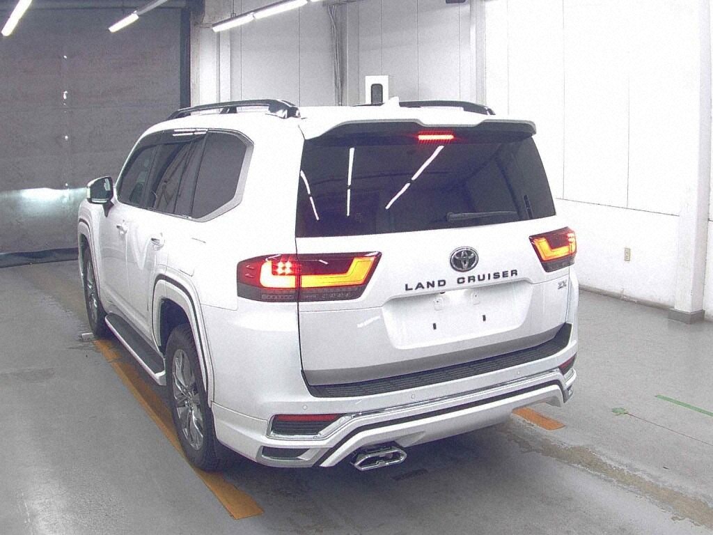 2024 TOYOTA LAND CRUISER ZX photo 2