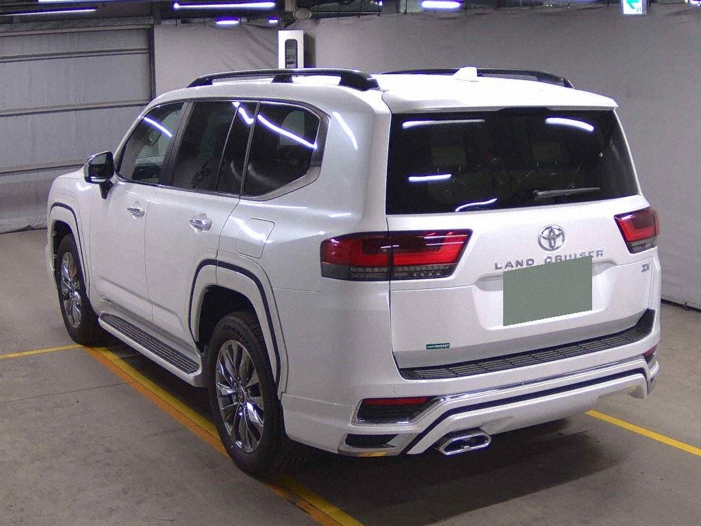 2026 TOYOTA LAND CRUISER ZX photo 2