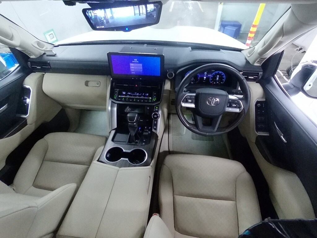 2025 TOYOTA LAND CRUISER ZX photo 3
