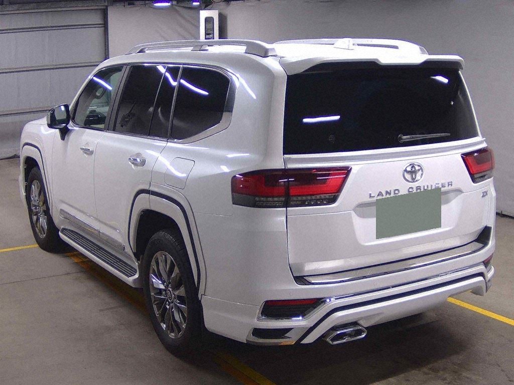 2025 TOYOTA LAND CRUISER ZX photo 2