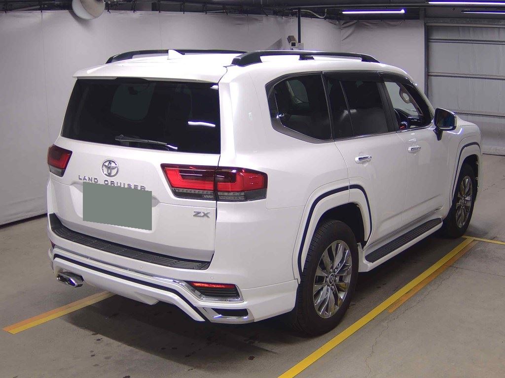 2025 TOYOTA LAND CRUISER ZX photo 5