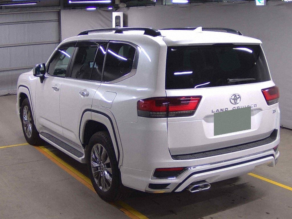 2025 TOYOTA LAND CRUISER ZX photo 2