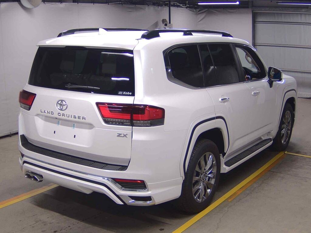 2022 TOYOTA LAND CRUISER ZX photo 5