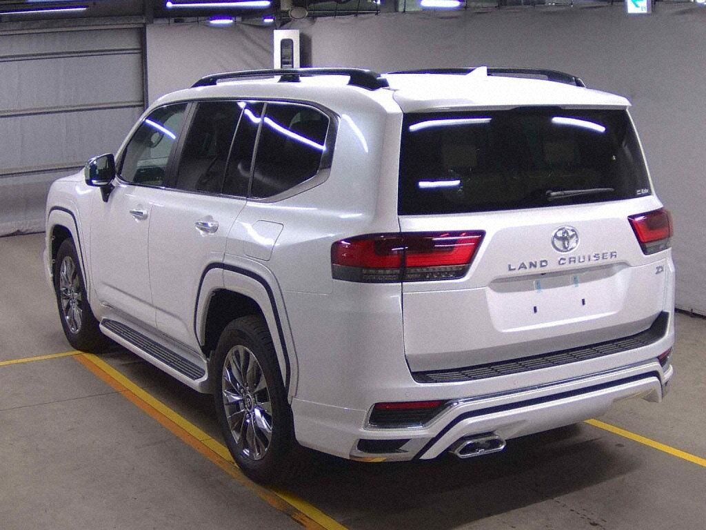 2022 TOYOTA LAND CRUISER ZX photo 2