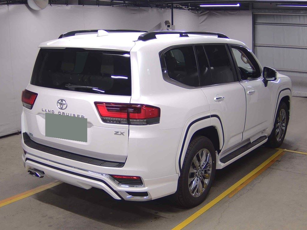 2026 TOYOTA LAND CRUISER ZX photo 5