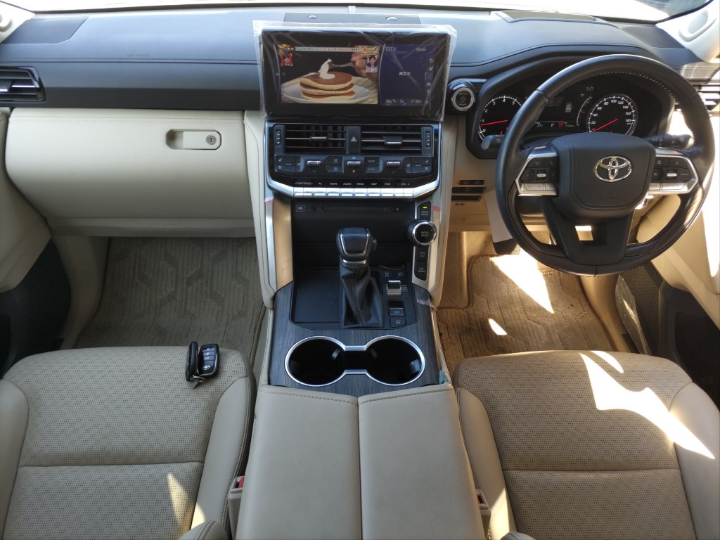 2023 TOYOTA LAND CRUISER ZX photo 3