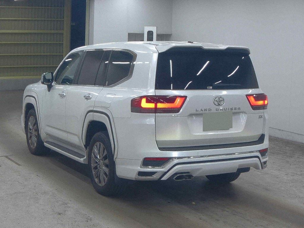 2024 TOYOTA LAND CRUISER ZX photo 2
