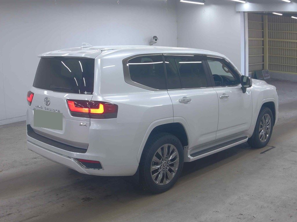 2025 TOYOTA LAND CRUISER ZX photo 5