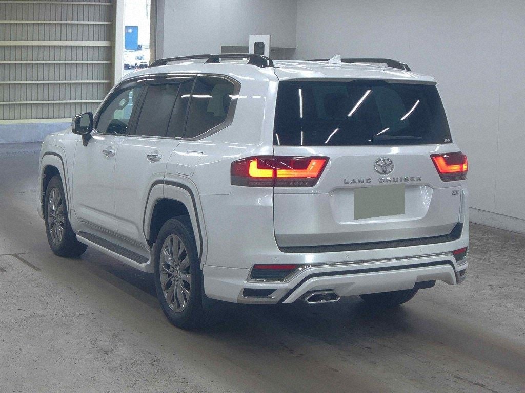 2023 TOYOTA LAND CRUISER ZX photo 2