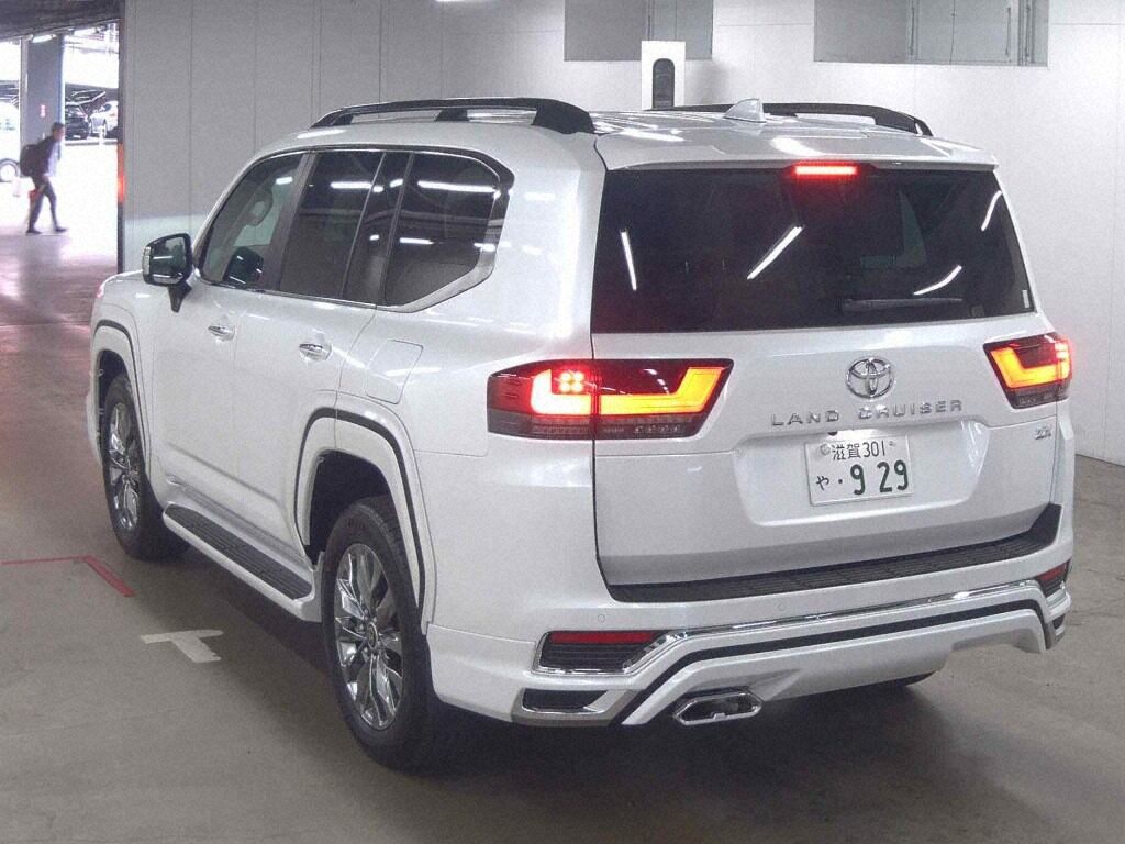 2026 TOYOTA LAND CRUISER ZX photo 2