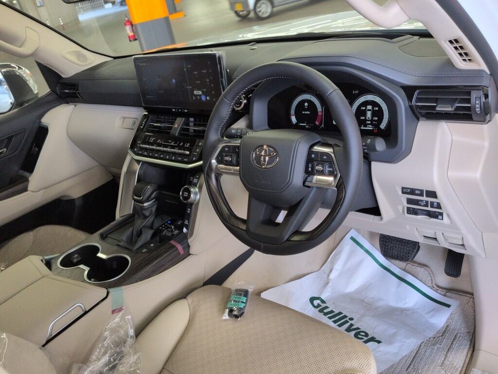 2026 TOYOTA LAND CRUISER ZX photo 5
