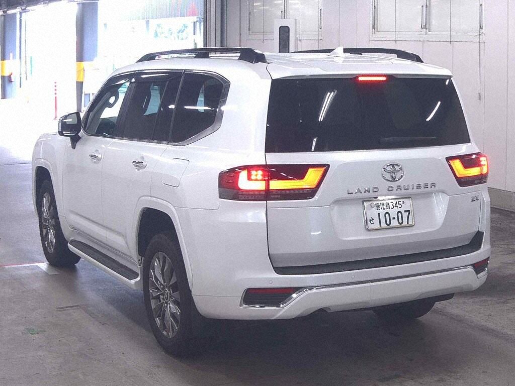 2024 TOYOTA LAND CRUISER ZX photo 2